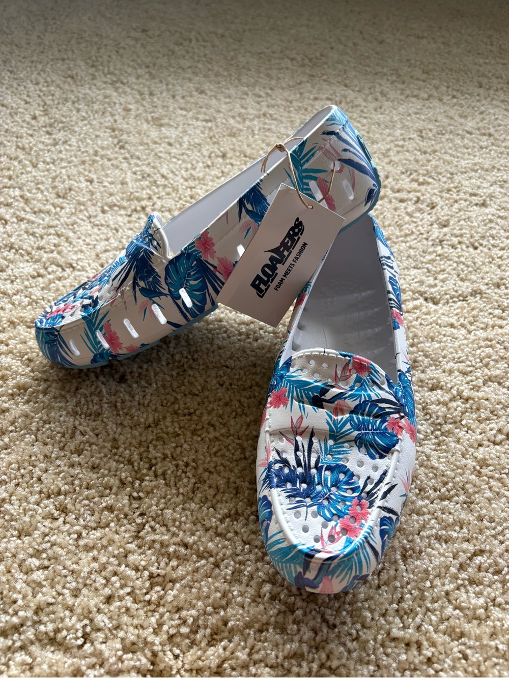 Floafers Tropical Floral Foam Loafers‎ Women’s 9 NWT Lightweight Waterproof